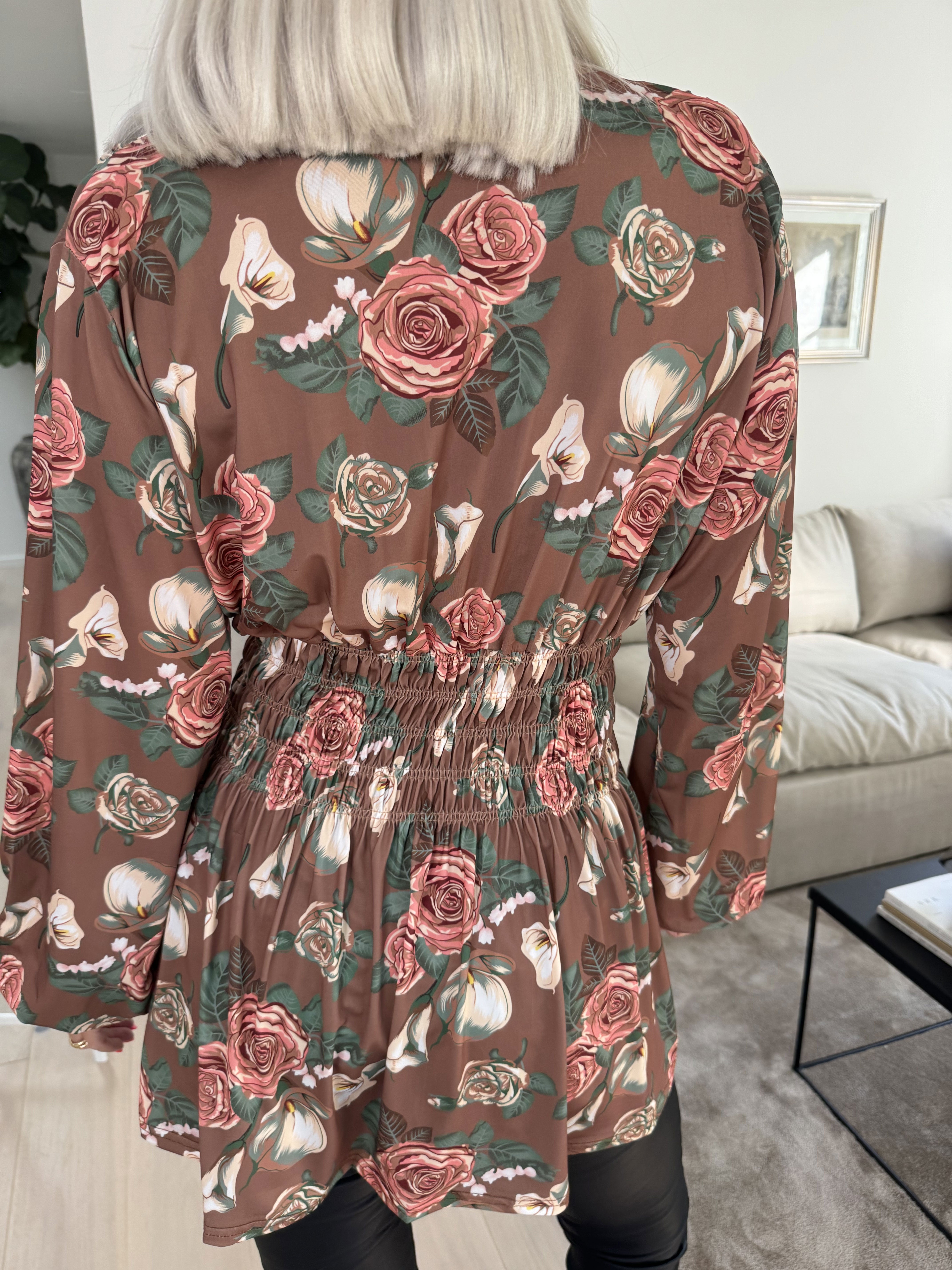 Pams Rose Shirt L/S - Elastisk bluse i krølfrit stof med roser